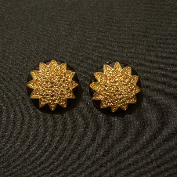 St. John’s Clip earrings ⭐️ - Picture 2 of 6